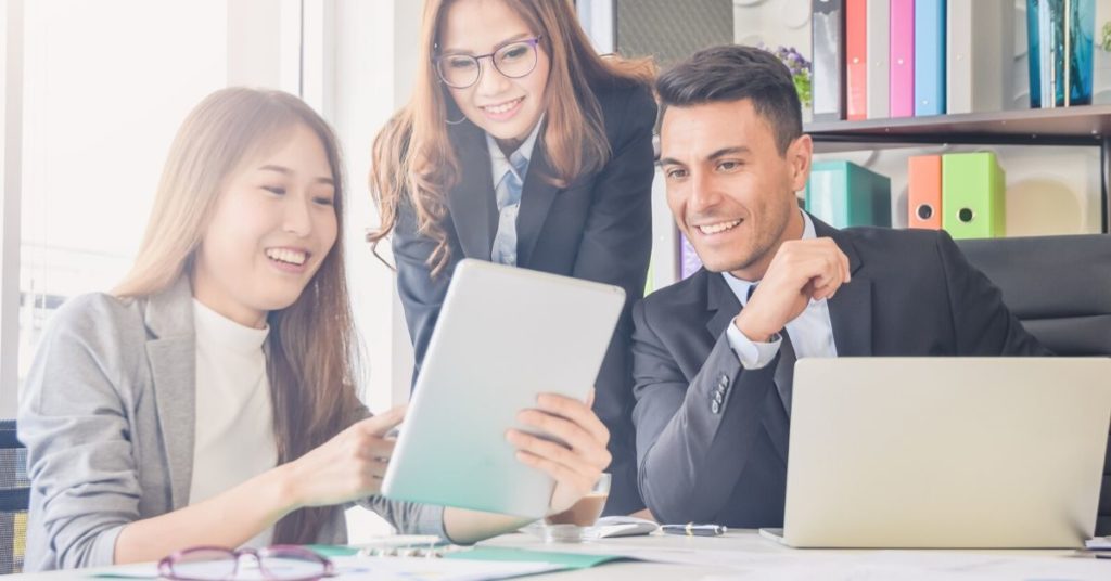 Are Firms Really?Ditching?Traditional, On-premise ERP for Cloud-Based Systems?