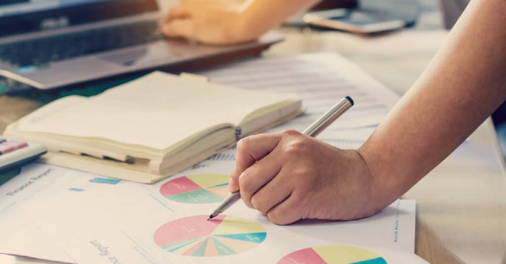 Professional Services Consultant Analyzing Margin