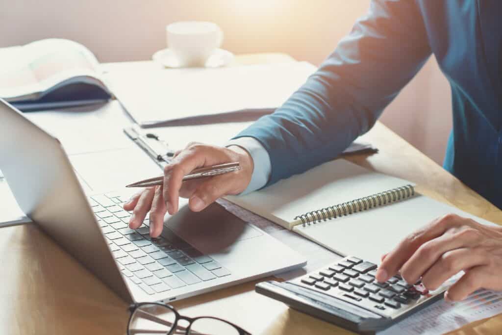 Use ERP General Ledger and Accounts Payable functionality to streamline the accounts payable period close and ensure processing and reporting accuracy